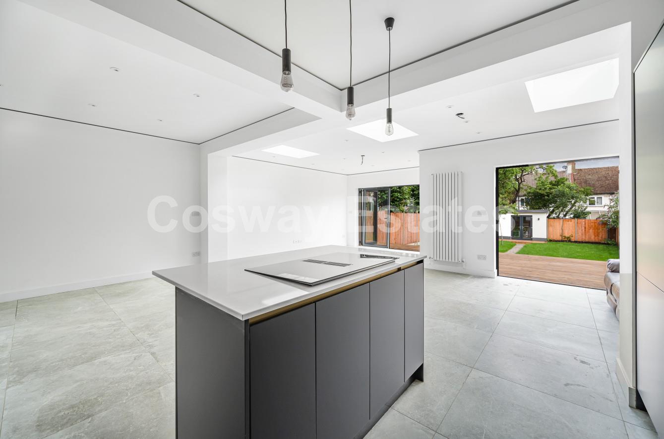 Sylvan Avenue, Mill Hill